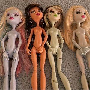 Monster High four doll bundle.